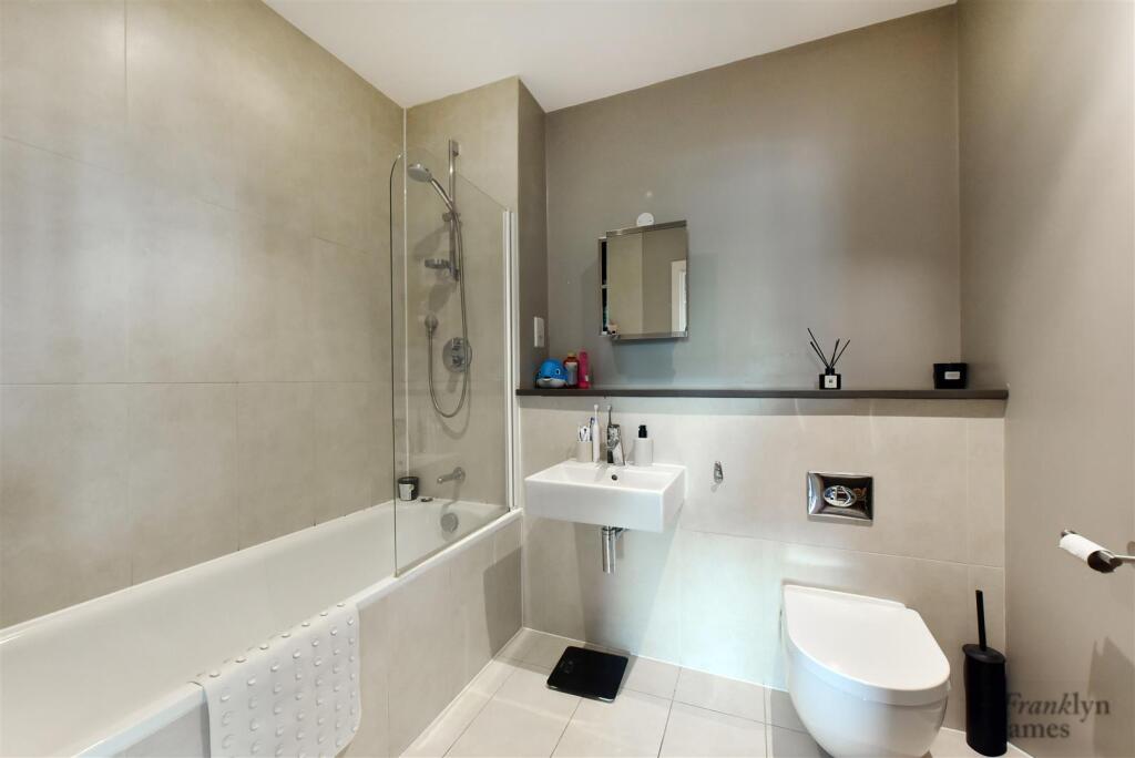 Carmine Wharf (3).JPG