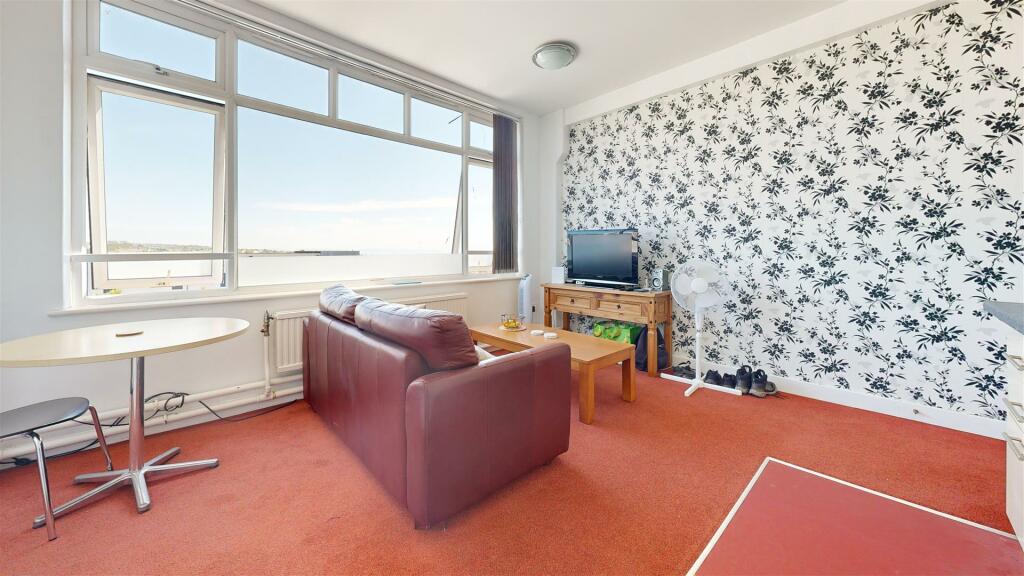 12-Maritime-House-Living-Room.jpg