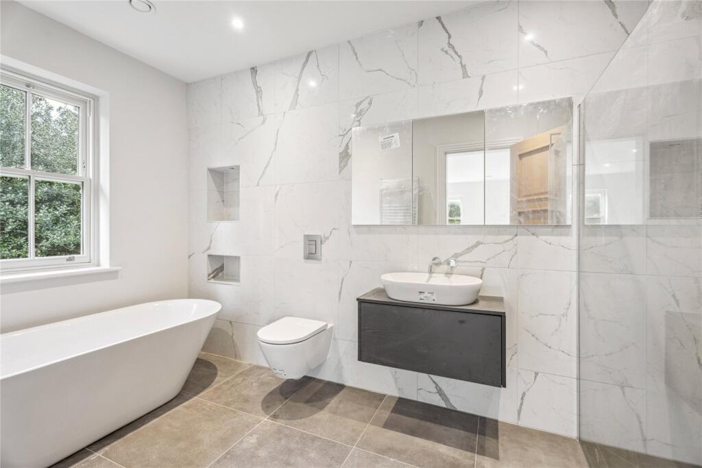 Bed 1 En-Suite