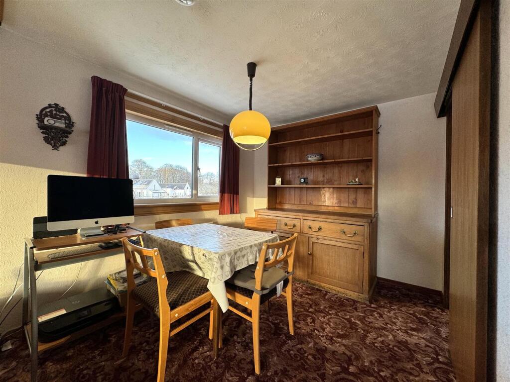 DINING AREA.JPG