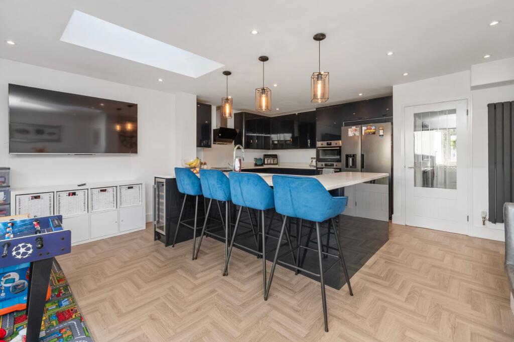 St. Georges Avenue, Windle, WA10