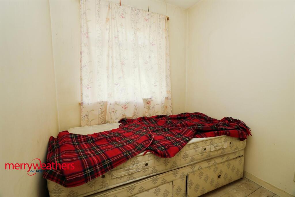 SIDE BEDROOM TWO