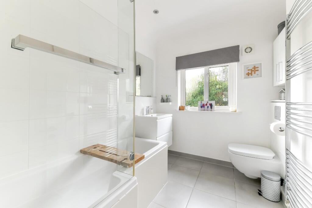 CASTLE AVENUE,  INTERNALS (3).jpg