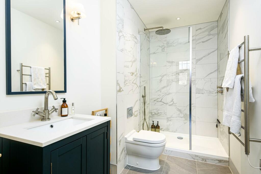 Ensuite.jpg