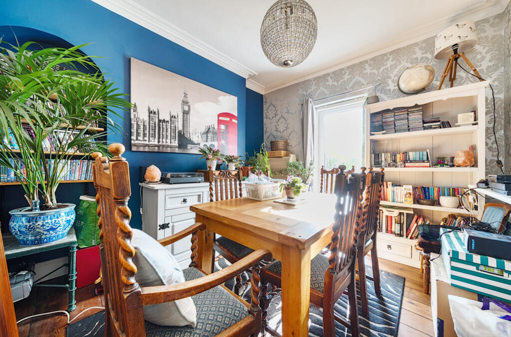 1346654-3-68b208d...