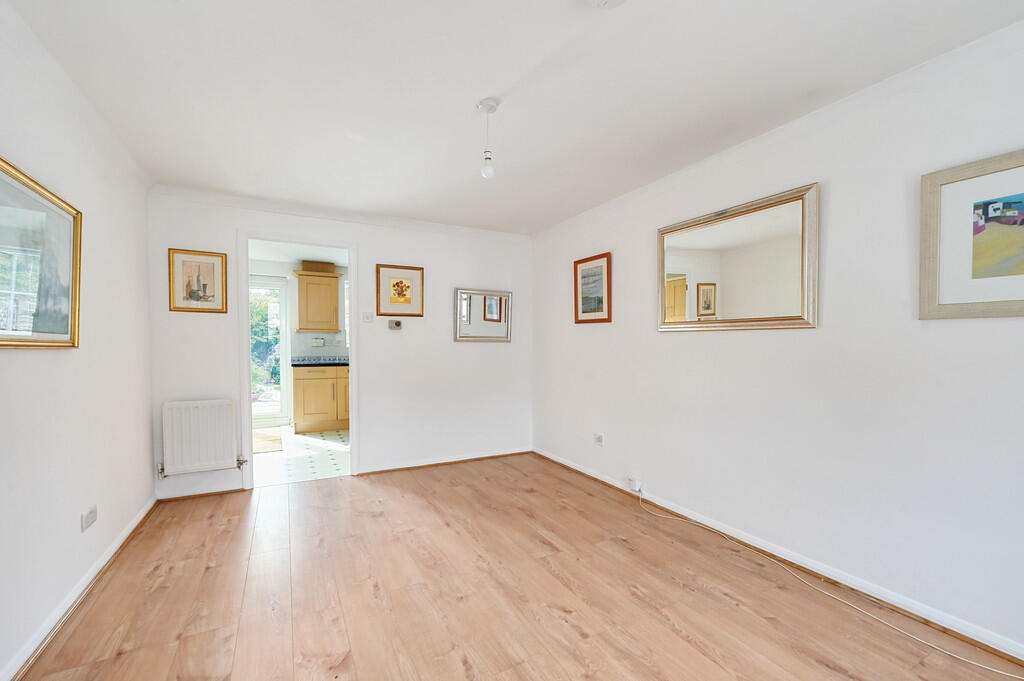 8 Farleys way tn3...