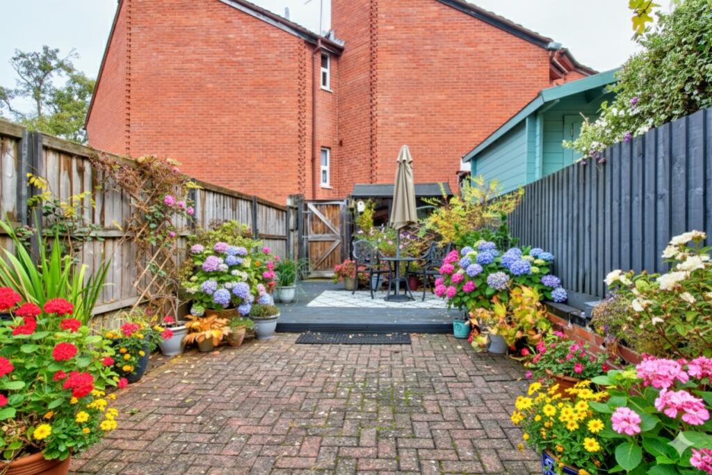 Garden - Park Road - Matt Clinton EweMove Kenilwor