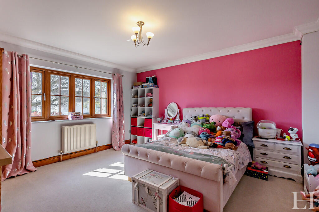 8643451-interiorW...