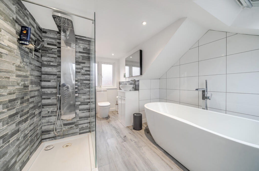 1385658-15-692d80...