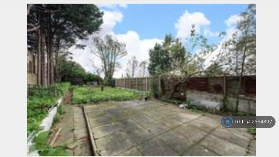 Shared Garden With 1 Other Family (Flat Below)