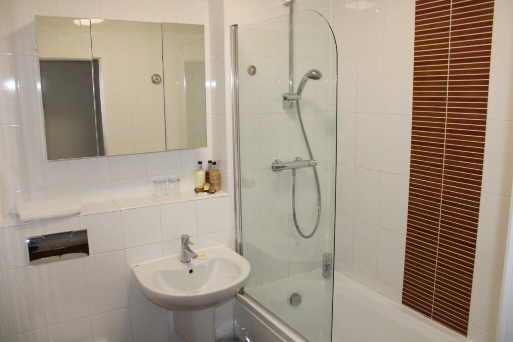 IMG_0715bathroom 3.JPG