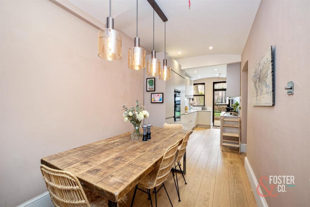 Cromwell Road, 14, Flat 1-008.jpg