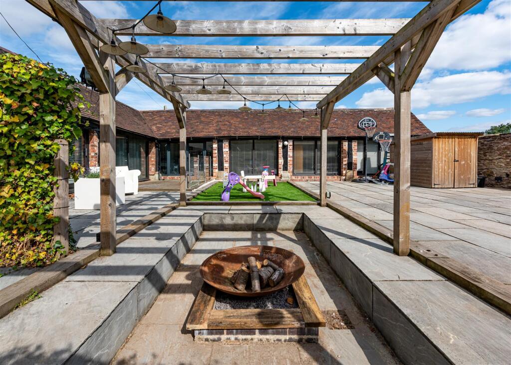 The Fold Yard-external-04.jpg