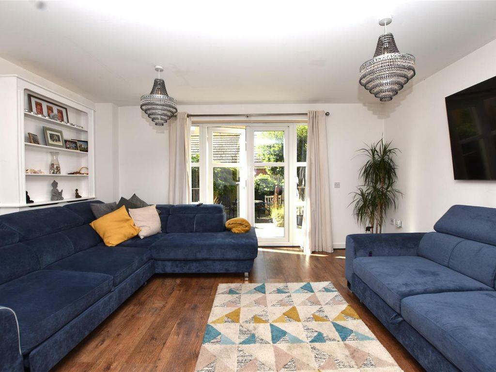 lounge..jpg