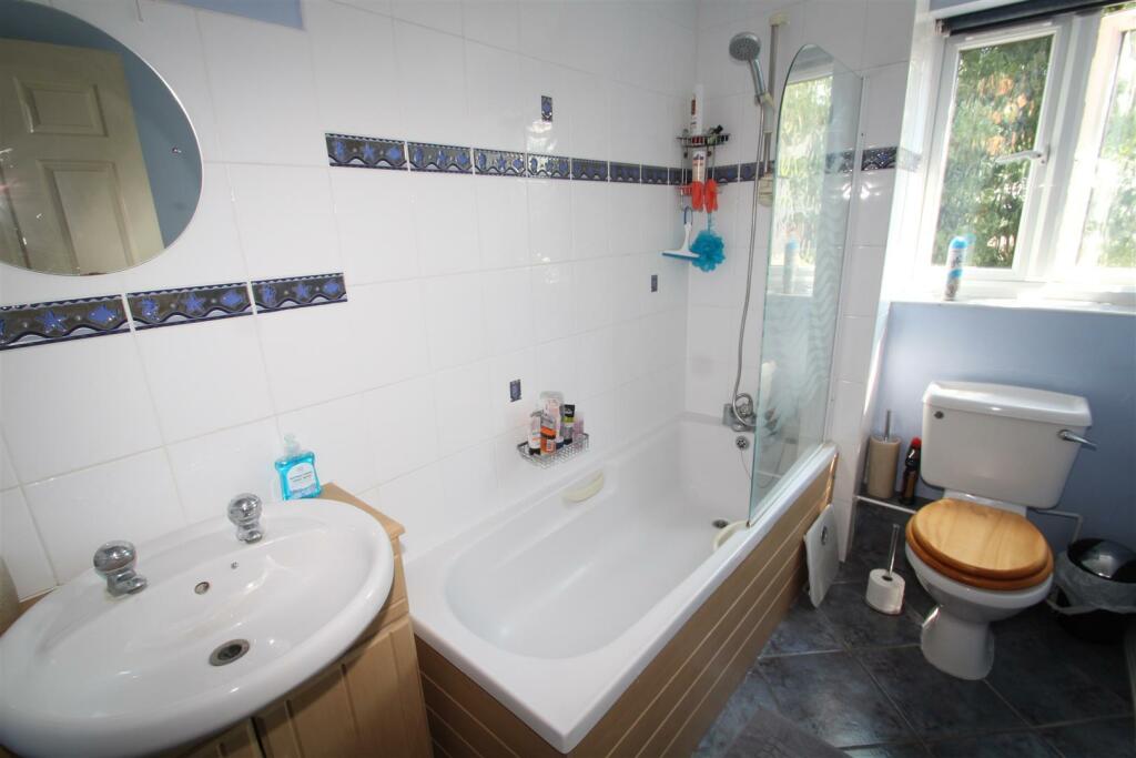 bathroom1.JPG