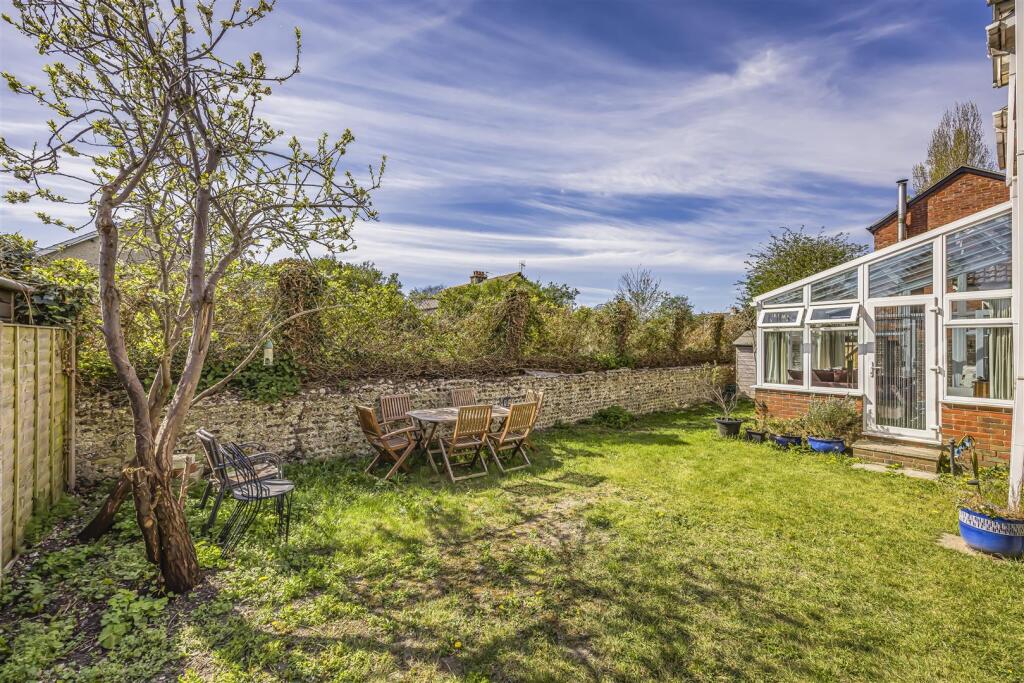 18 Cawley Road, Chichester-PorticoMarketing-Nexa-4
