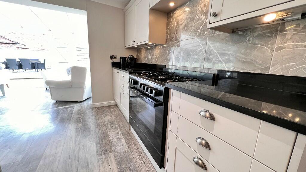 Fitted Kitchen/Diner