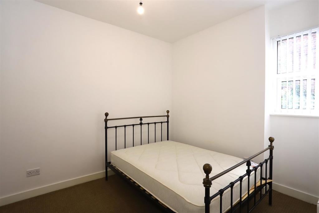 Bedroom.JPG