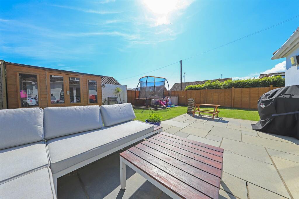 nicholas james hammy way garden 1.jpg