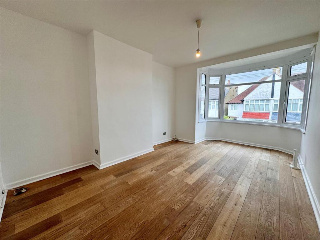 LivingRoom.jpg