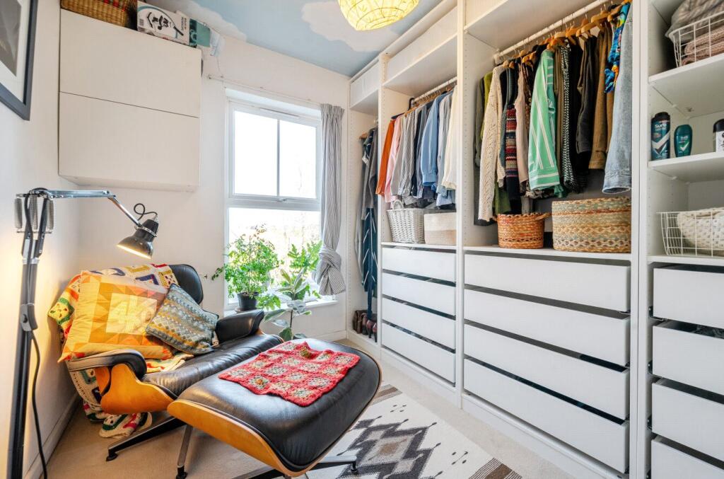 Bedroom/Dressing Rm