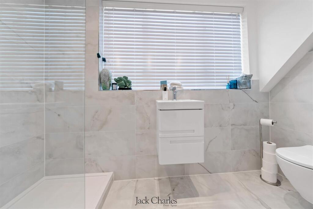 177 Hadlow Road 1.jpg