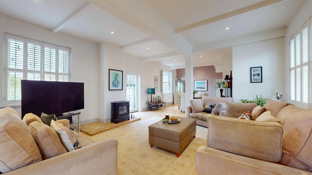 Living Room &amp; Dining Room