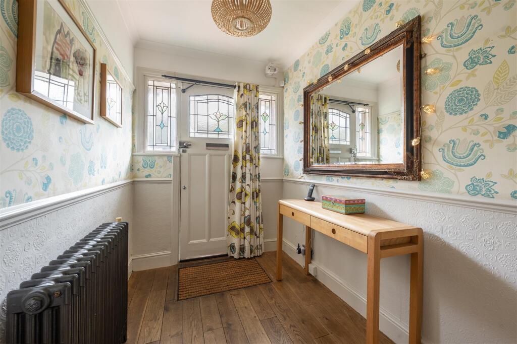 Beacontree Avenue, E17
