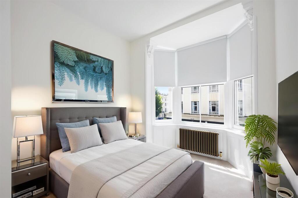 Lansdowne-Place-59-Flat-1-010 - Bedroom - Modern -