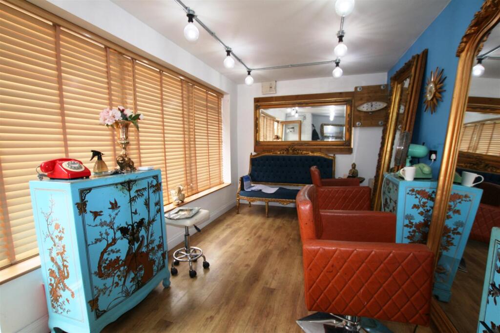 ferncottage,officecurrentlysalon.JPG