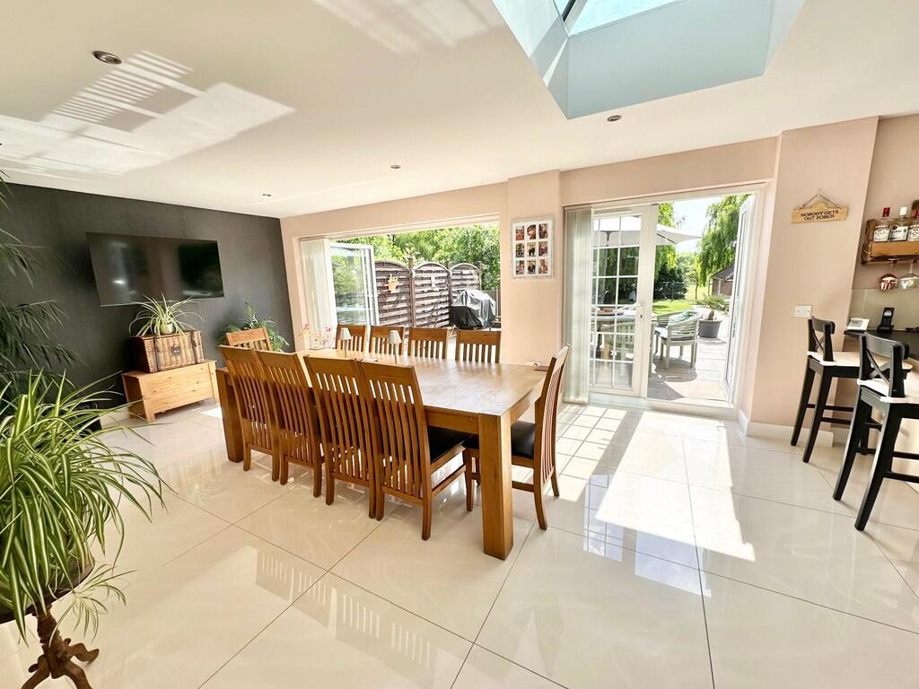 IMG-20250520-WA00...