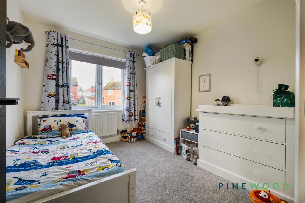 BEDROOM 2