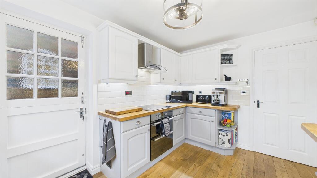 FITTED KITCHEN 3.jpg