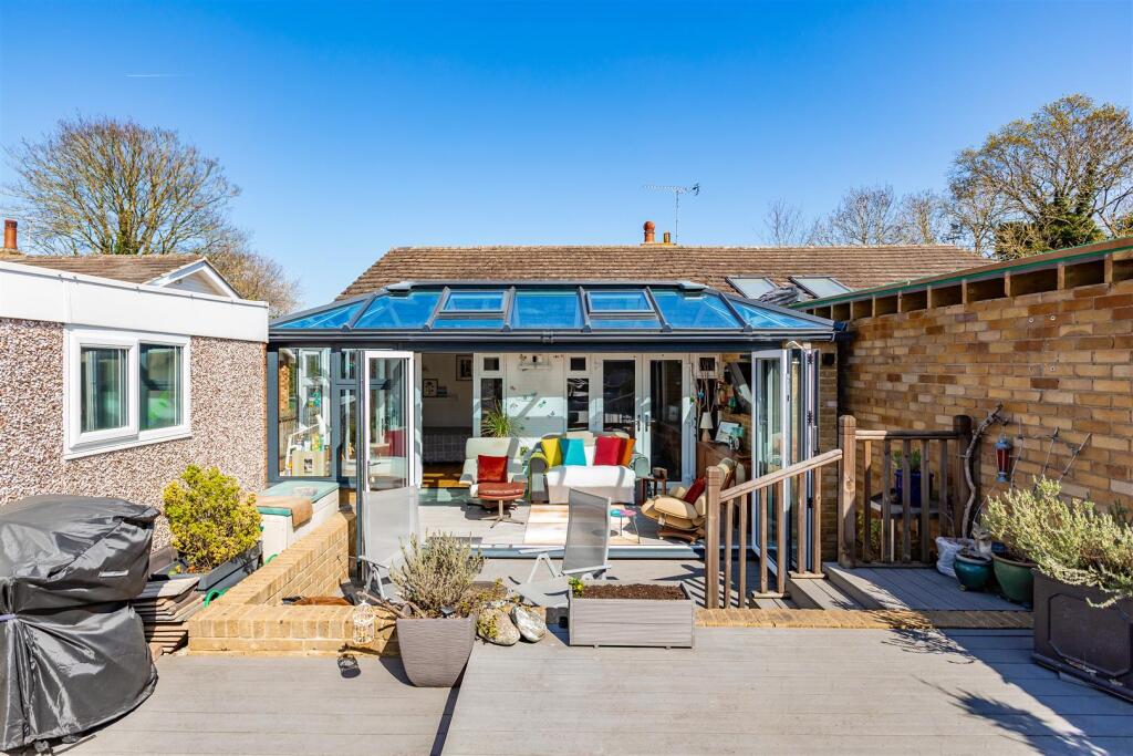 2 Selbourne Close-HR5.jpg