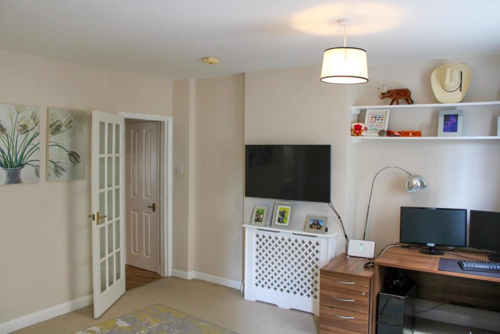 Mums flat pics_IMG_2092.jpg