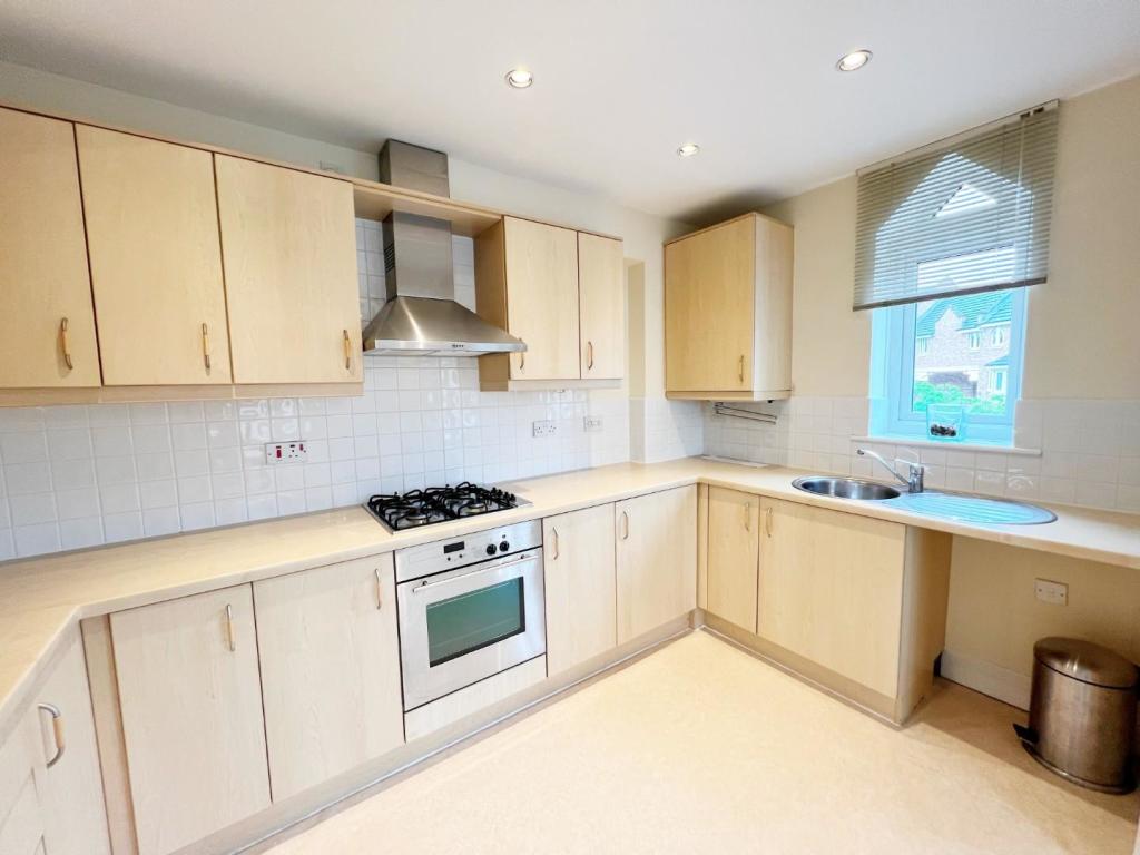 Kitchen 3.jpg