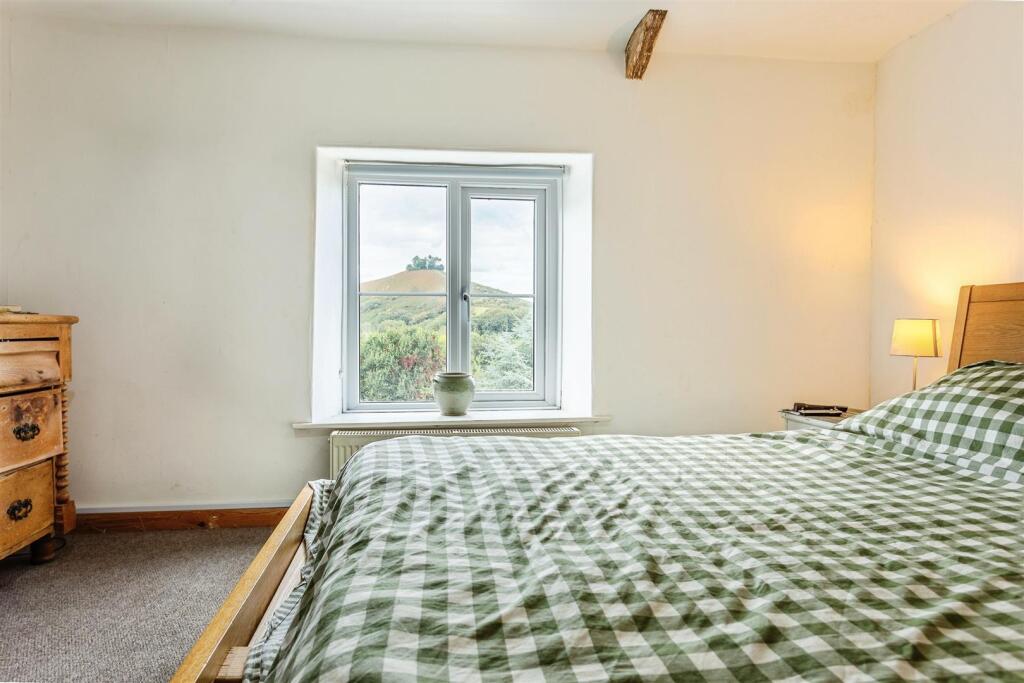 Bedroom One (2).jpg