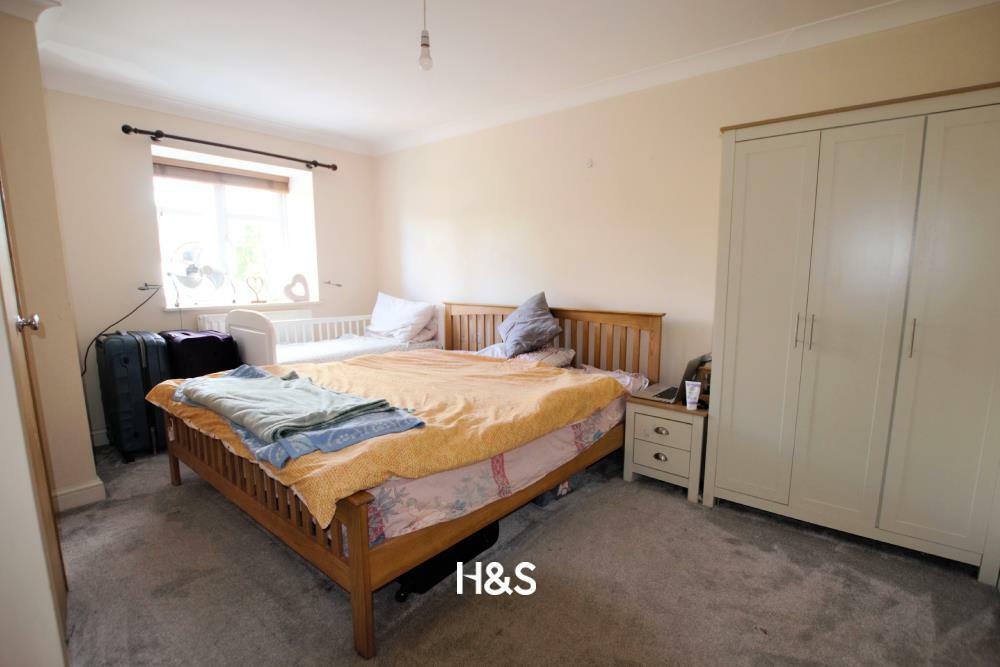 5 Cropthorne Gardens- Bedroom 2.jpg