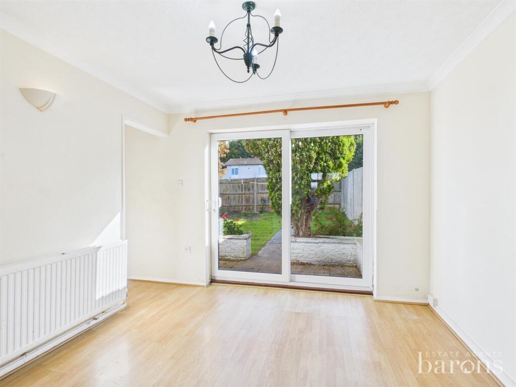 CAM05500G0-PR0081-STILL002 - Copy (2).jpg