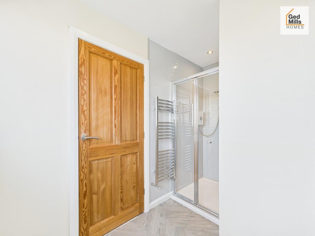 CAM02899G0-PR0064...