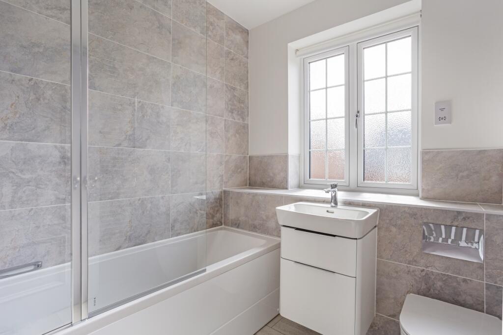 Family bathroom 