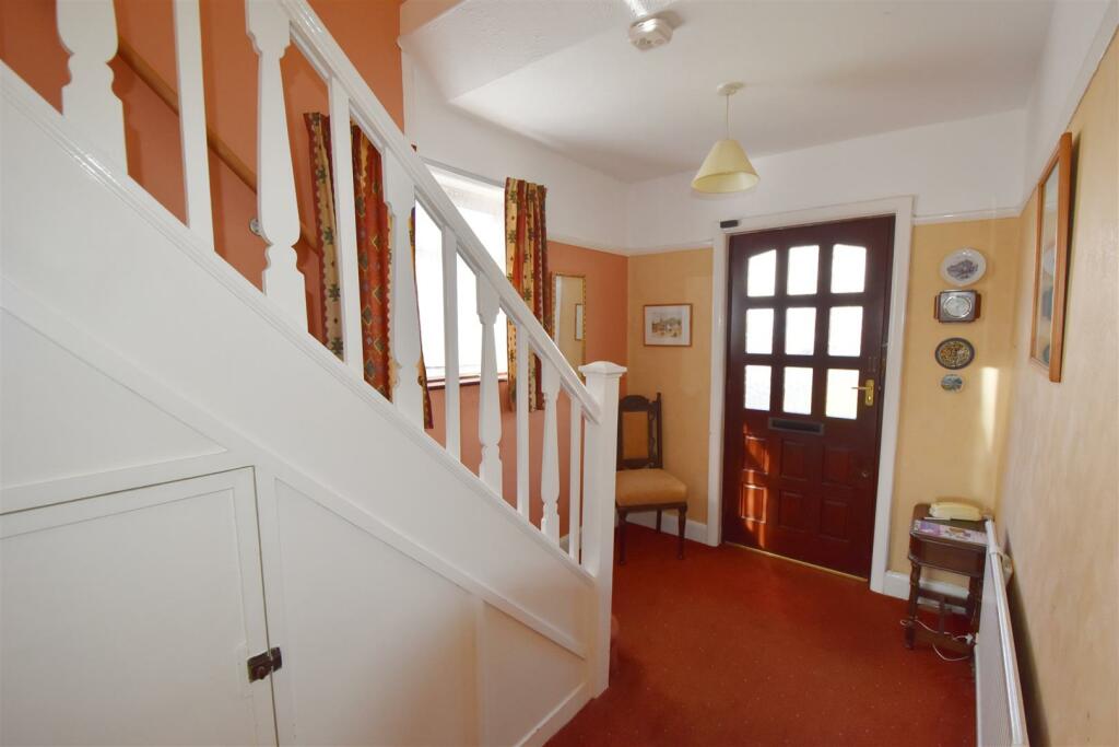 Hallway.jpg