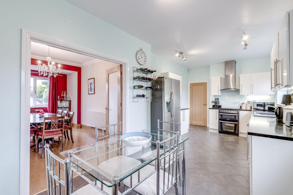 Kitchen/Breakfast Room