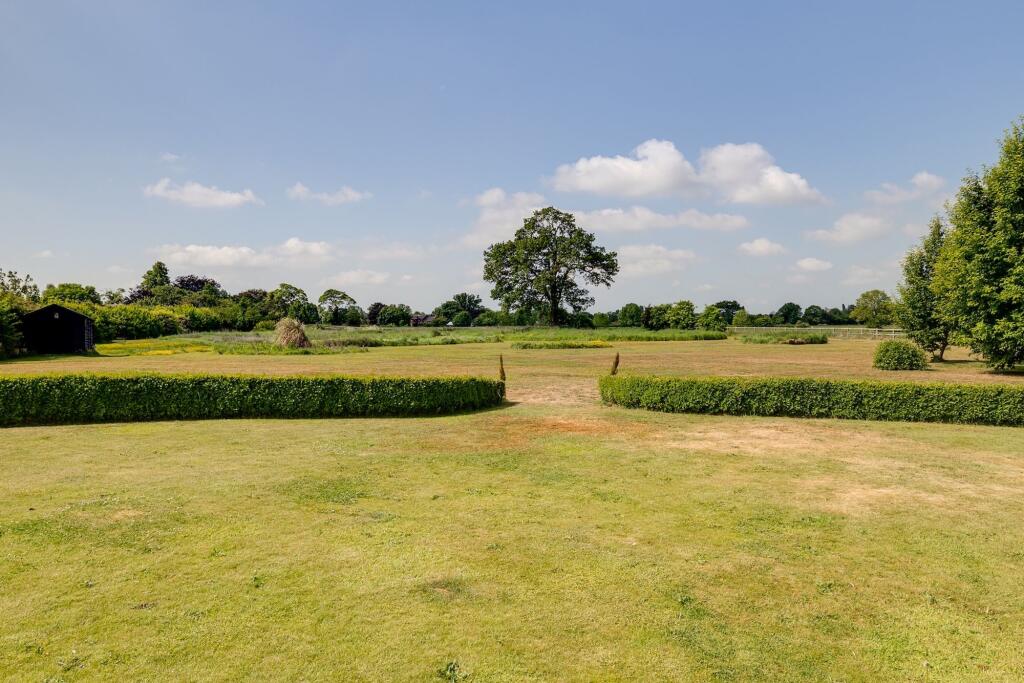 Garden stretching to land