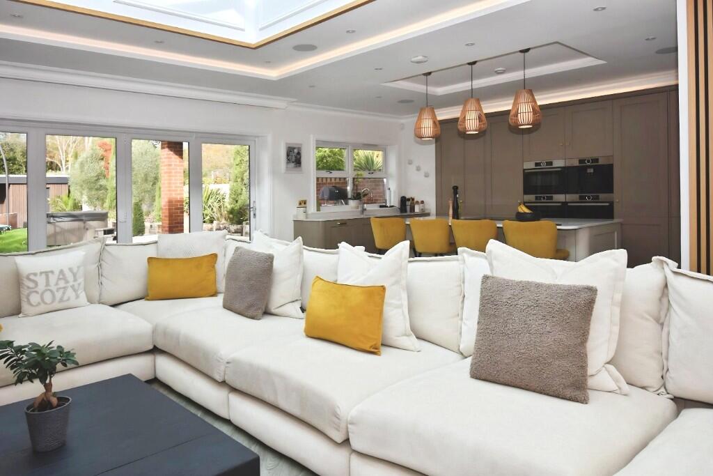 Holly Hill Lane, Sarisbury Green  SO31