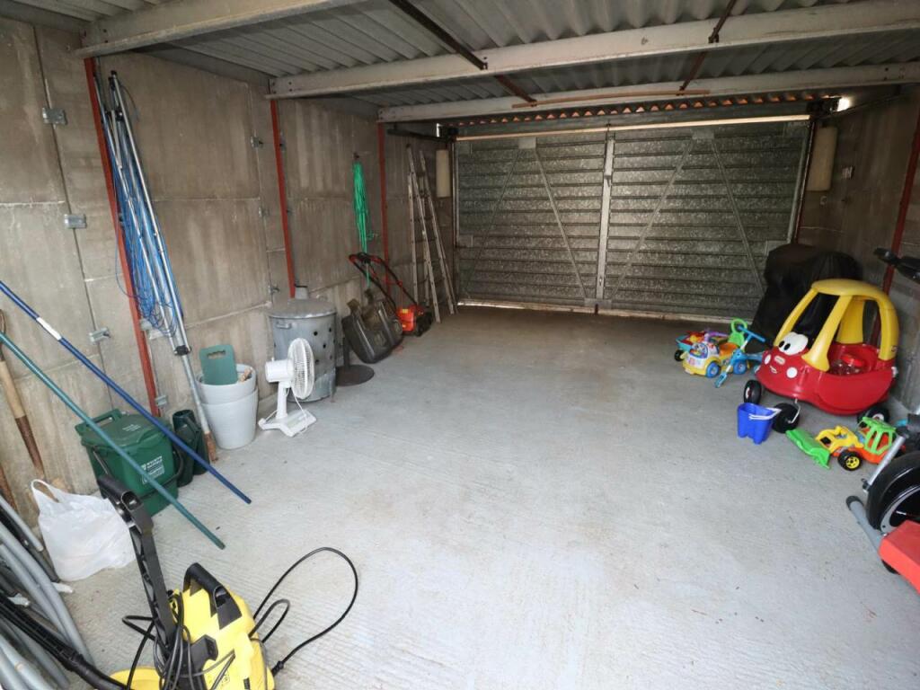 d7100242-a716-479d-a