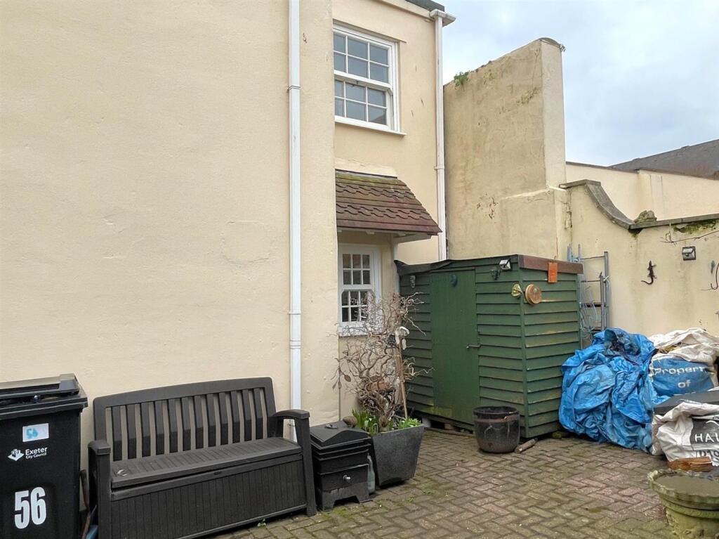 Side Courtyard Garden