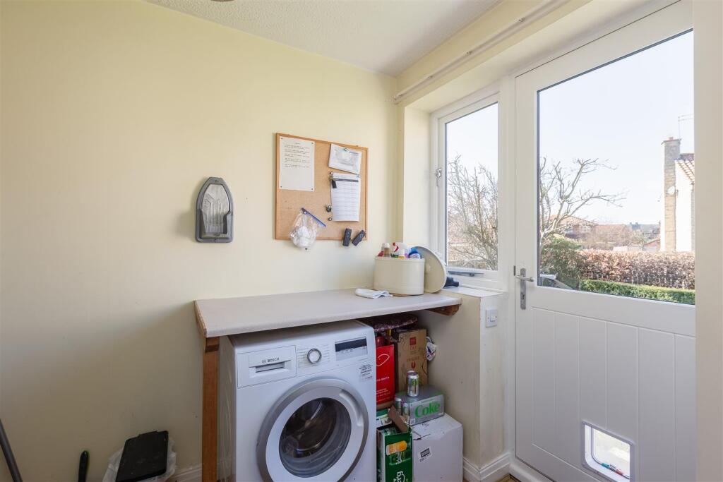 Acres Close 4 Utility Room.jpg