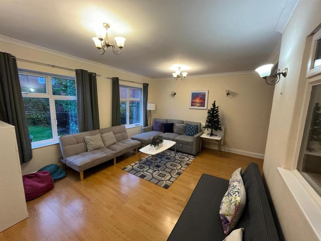 L-shaped Living Room: