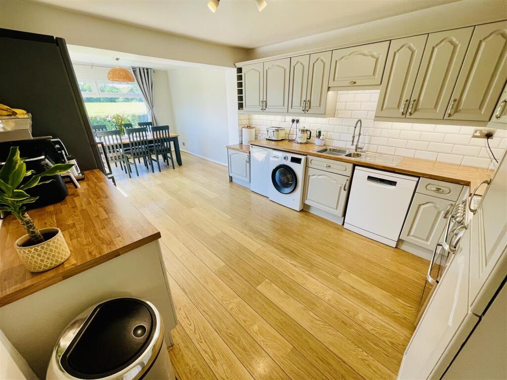 Open Plan Kitchen/Dining Room